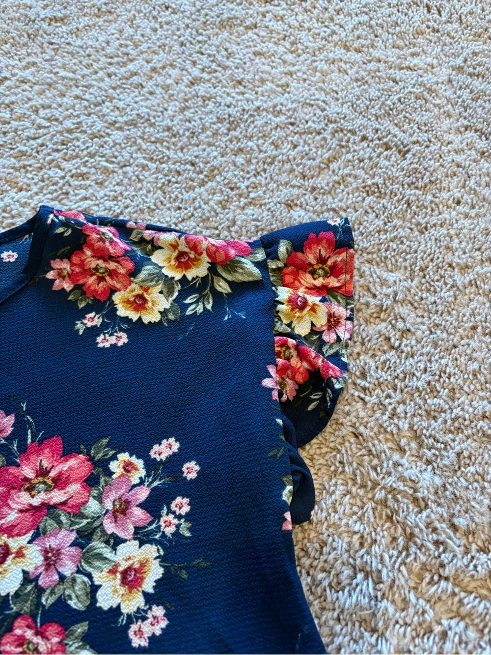 Floral Ruffle Sleeve Top - Picture 4 of 9